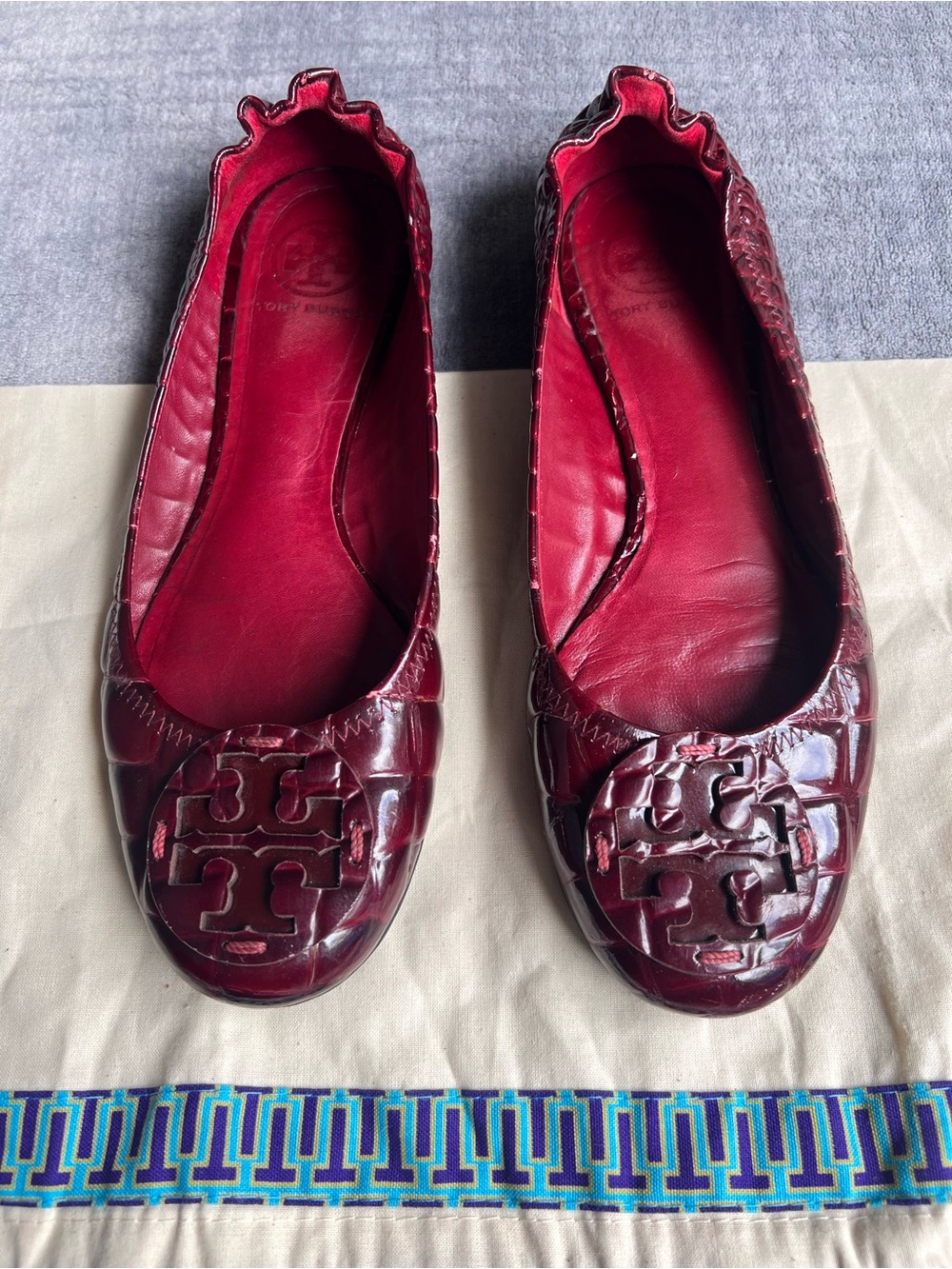 Tory Burch Reva Shoes Sz 9 M Croc Embossed Ballet Flat Burgundy Classic